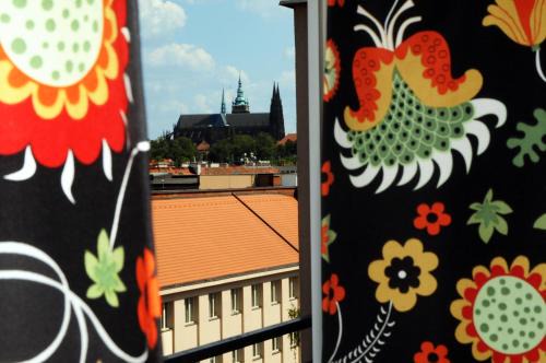 Prague 6 Apartment | Panorama Prague Castle: 4-Star Stay with Family-Friendly Amenities
