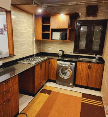 Al-Muntazah Apartment | Scenic Oceanfront Retreat at Domino's House - 4-Star Stay