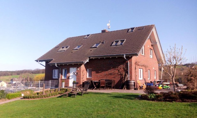 Birkenbeul Apartment | Inviting Panorama-Suite in Birkenbeul for Families