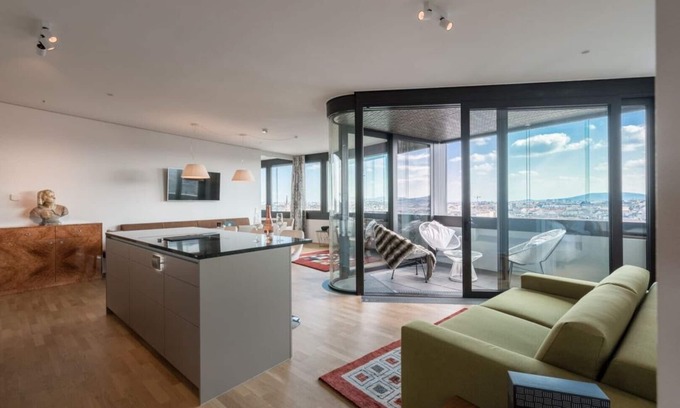 Neulerchenfeld Apartment | Scenic Panorama Suites with Spectacular Vienna Views