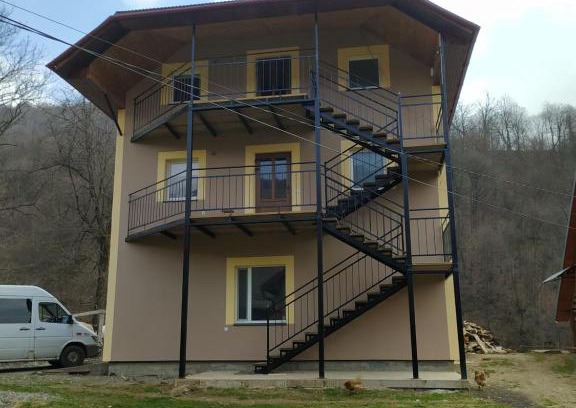 Yasinya Apartment | Panorama: Guest Rated 9.3 with Family & Pet-Friendly Amenities