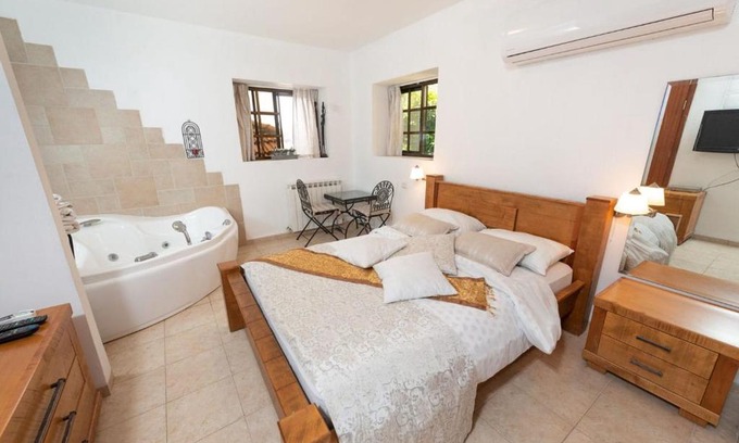 Metula Villa | Panoramic Views and Family Amenities at Metula Hotel