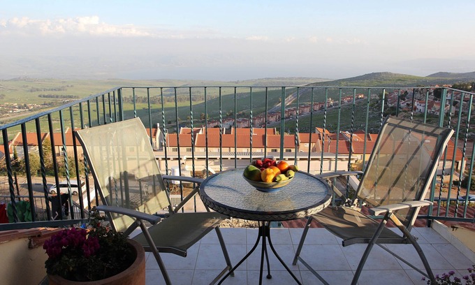Nof Kinneret Apartment | Scenic Sea of Galilee Views & Homemade Breakfast Await