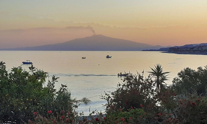 Bova Marina Apartment | Inviting Apartment with Beach Access and Pet-Friendly Perks