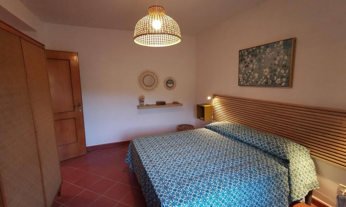 Perdifumo Apartment | Scenic Apartment for 4 with Garden, Patio & Sea View