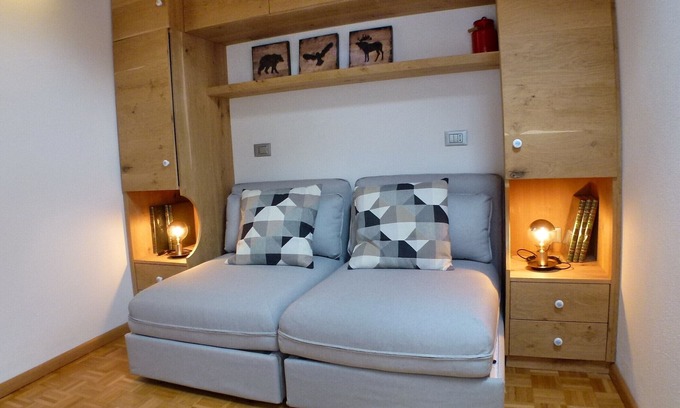 Varena Apartment | Prestige Panoramic Apartment in Varena with Spa & Breakfast