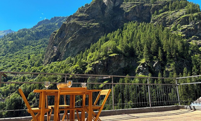 Valtournenche Apartment | Panoramic Attic in the Heart of Valtournenche – Ideal for Families & Friends
