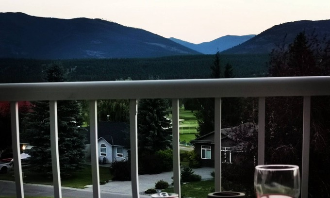East Kootenay Condo | Panoramic mountain view, hot spring, beach, hike, golf, ski