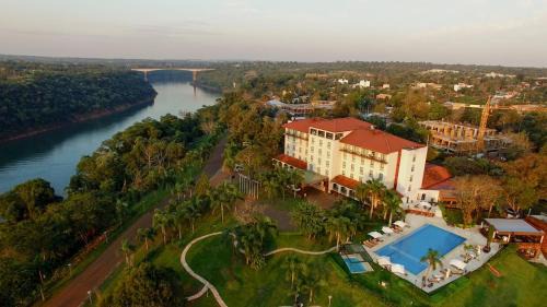 Puerto Iguazu Hotel | Indulge at Panoramic Grand - Iguazú with Oceanfront Views