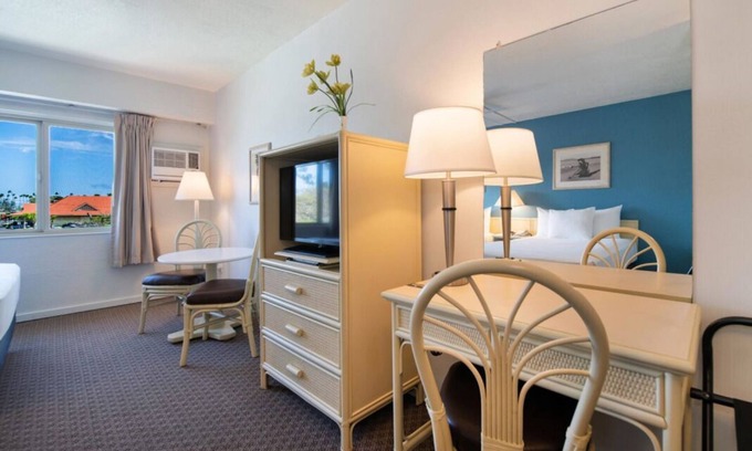 Kahului House | Scenic Harbor Haven: Pool & Close to Iao Valley State Park