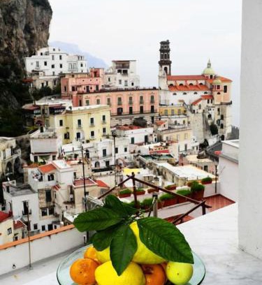 Atrani Apartment | Inviting Atrani House: Family & Pet-Friendly Retreat