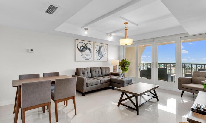 South Padre Island Apartment | Scenic Island Getaway: 4-Star Oceanfront Condo Retreat