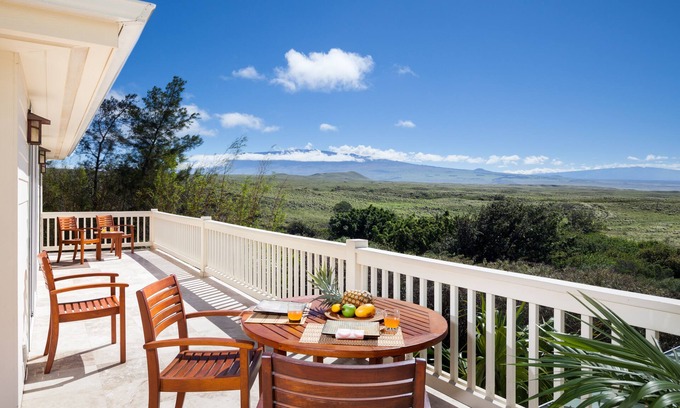 Kamuela House | Elegant Suites with Breathtaking Ocean Views & Pool Access