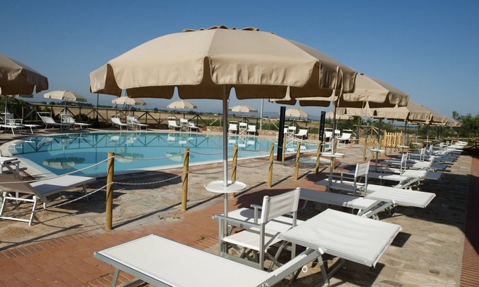 Casalappi House | Scenic Three-Room Apartment with Pool and Tennis Nearby