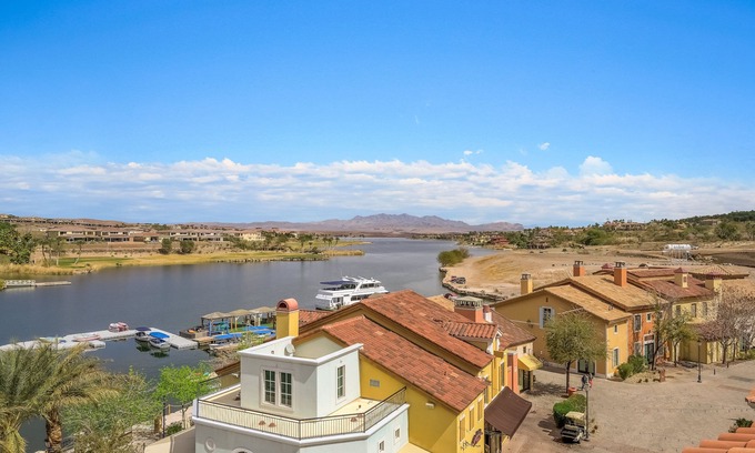 Lake Las Vegas Condo | Stunning Lake View Penthouse with Pool and Hot Tub Access