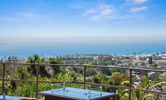 Hidden Valley Villa | Enjoy Panoramic Ocean Views at Our 5BR Villa with Pool