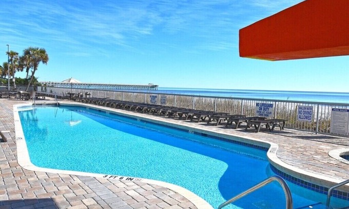 Downtown Myrtle Beach Condo | Oceanfront Condo with Pool and Spa – Rated 9/10 by Guests