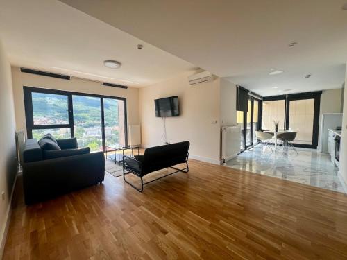 Centar Apartment | Panoramic Penthouse Apt in Diamond of Skopje