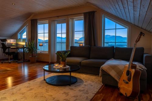 Tromso Apartment | Panoramic Penthouse: Family-Friendly Comfort with Kitchen