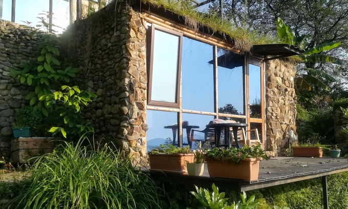 Khelvachauri House | Scenic Sea View Tiny House with Terrace & Breakfast Included