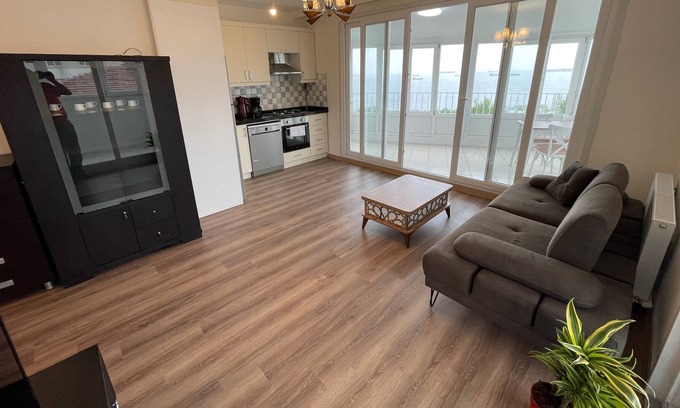 Avcilar Apartment | Panoramic Sea View, Sunny top floor, Walk to Sea