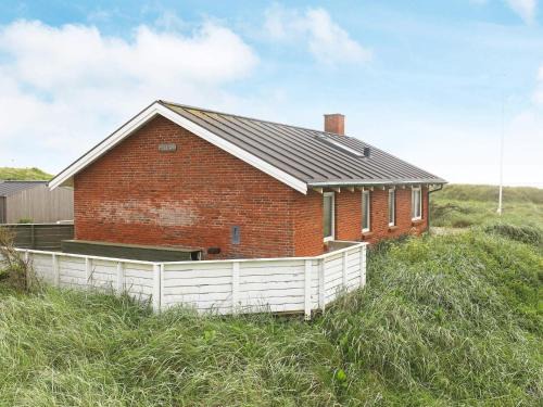 Hvorup Klit House | Spacious 8-Person Holiday Home in Løkken - Pet Friendly!