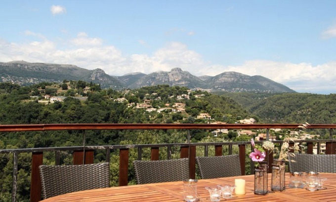 Saint-Paul-de-Vence Villa | Inviting Villa with Pool for Up to 12 Guests