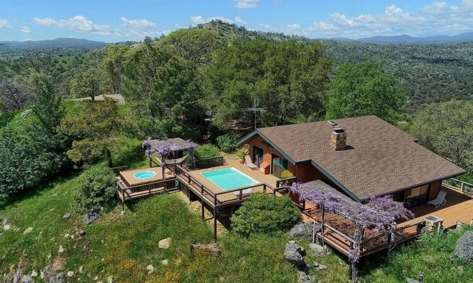 Mariposa Cabin | Scenic Cabin Retreat with Private Pool & Hot Tub