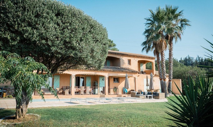 La Garde-Freinet Villa | Experience Panoramic Views at Grimaud - Perfect for Families!