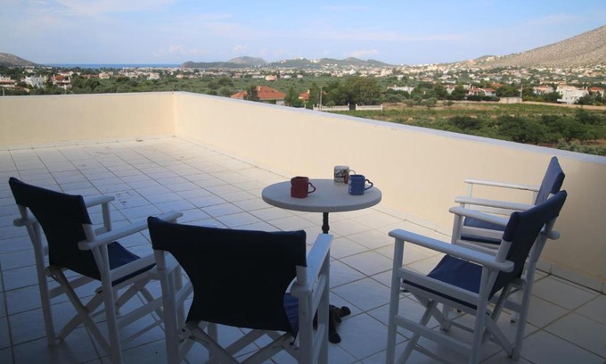 Saronikos Apartment | Elevated Views with Family & Pet-Friendly Amenities