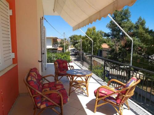 Drepano Apartment | Unforgettable Oceanfront Retreat with Panoramic Views