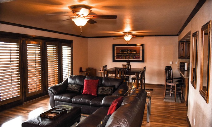 Ruidoso Cabin | Scenic Retreat Near Downtown Ruidoso with Pet-Friendly Amenities