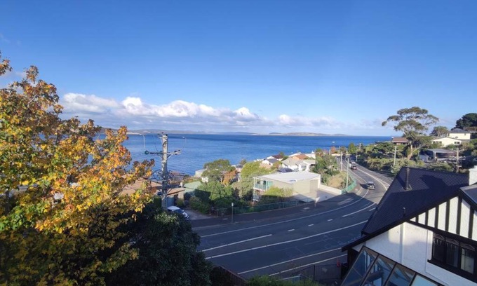 Sandy Bay Apartment | Panoramic View Unit for Pet Lovers - 4-Star Comfort Awaits
