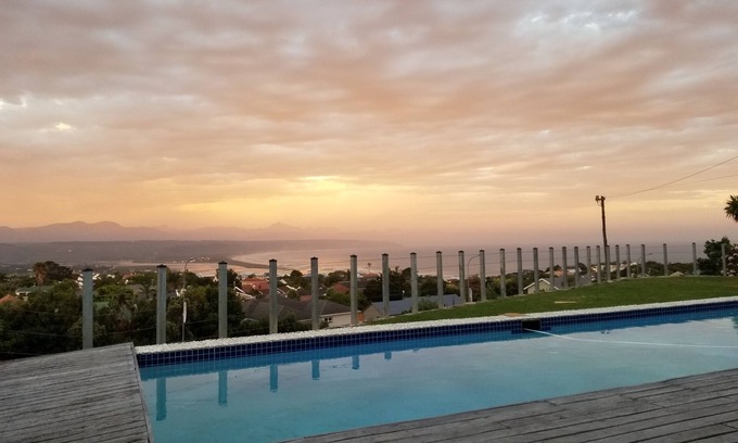 Plettenberg Bay House | Stunning Lagoon and Mountain Views with Pet-Friendly Amenities