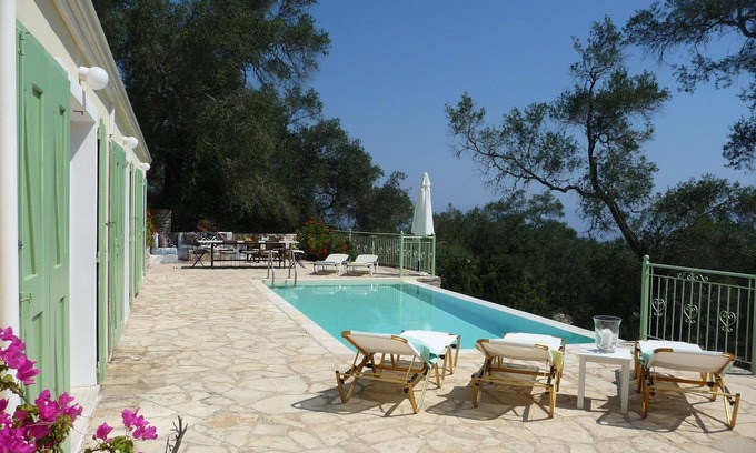Koutsi Villa | Panos House: Family-Friendly Retreat Near Loggos with Pool