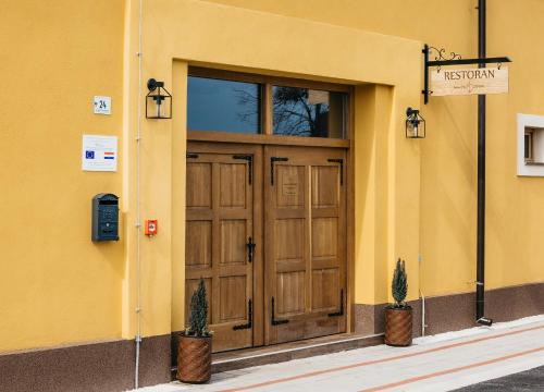Babina Greda Hotel | Discover Comfort at Pansion Mihića dvori - 4-Star Retreat