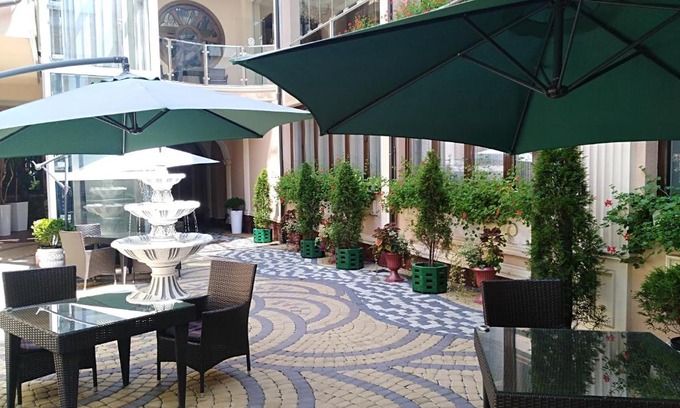 Chernovtsy Hotel | Discover Panskiy Dvir: Top-Rated, Family-Friendly Stay