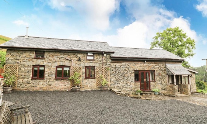 Llandrindod Wells House | Discover Pant Y Rhedyn: 4-Star Hotel with Pool & Pets Welcome