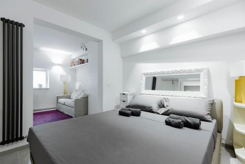 Rione VIII Sant'Eustachio Apartment | Experience the Pantheon Suite: Family-Friendly & Highly Rated