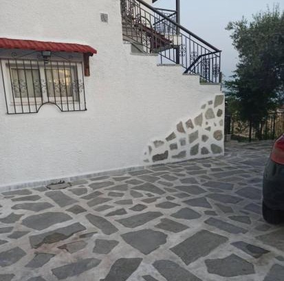 Emmanouil Pappas Apartment | Pet-Friendly Pantheon: Rated 9.1 for Family Comfort