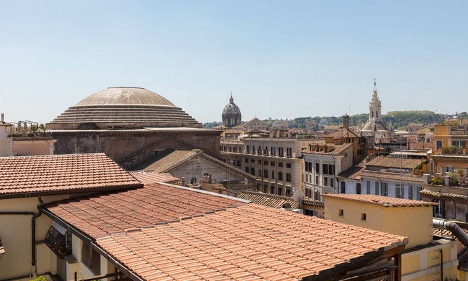 Rome City Centre Apartment | Experience Pantheon Views Near Vatican and Trevi Fountain