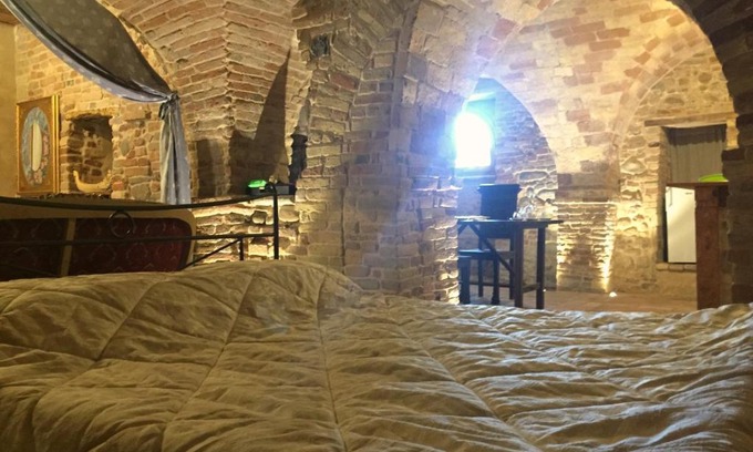 Pagliare del Tronto Bed & Breakfast | Cozy Pantorano Rooms: Family-Friendly with Breakfast Included