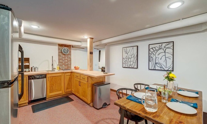 Verona House | Discover Paoli Den: Newly Remodeled & Pet Friendly Escape