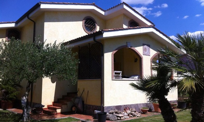Isola Sacra Bed & Breakfast | Experience Paoline's Suite with Breakfast and Family Friendly Amenities