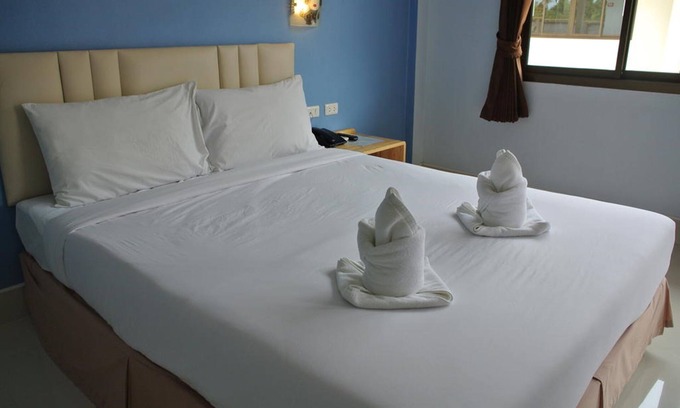 Makham Tia Hotel | Cozy Paolomareetel Hotel: Family-Friendly with Breakfast