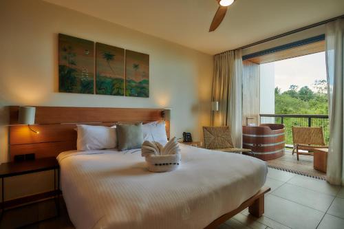 L'Etang-Sale Hotel | Relaxing Escape at Papangue Hôtel & Spa with Pool & Spa