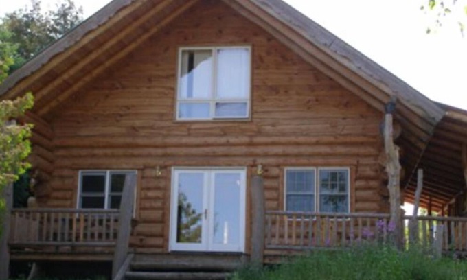 Drummond House | Family-Friendly Retreat at Papins Resort Caribou Lodge