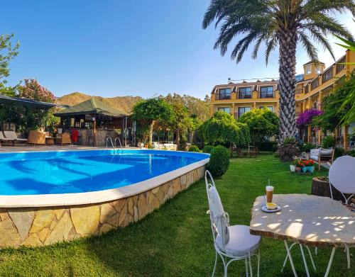 Adrasan Hotel | Discover Papirus Hotel: Oceanfront Bliss with Pool Access