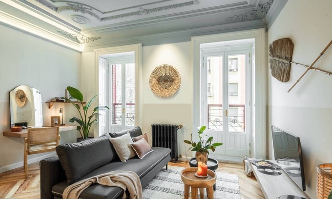 Almagro Apartment | Inviting Papua: 2 Bedrooms, Gym & Pet-Friendly Amenities