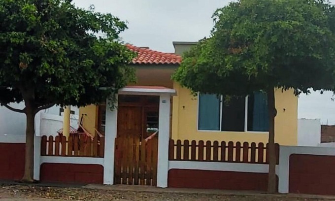 Data de Villamil House | Idyllic Coastal Paradise with Private Beach & Pool Access